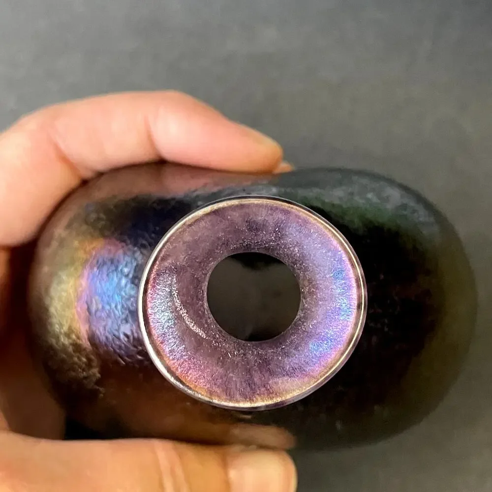 Kosta Boda Bertil Vallien Volcano Vase Buttocks Iridescent Signed